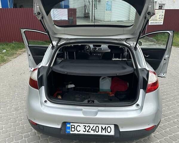 Сірий Рено Меган, об'ємом двигуна 1.46 л та пробігом 227 тис. км за 7200 $, фото 4 на Automoto.ua