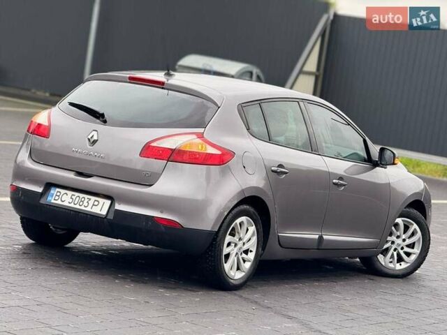 Рено Меган 2013 в Самборе на Automoto.ua Серый Рено Меган, объемом двигателя 1.46 л и пробегом 267 тыс. км за 7950 $, фото 8 на Automoto.ua