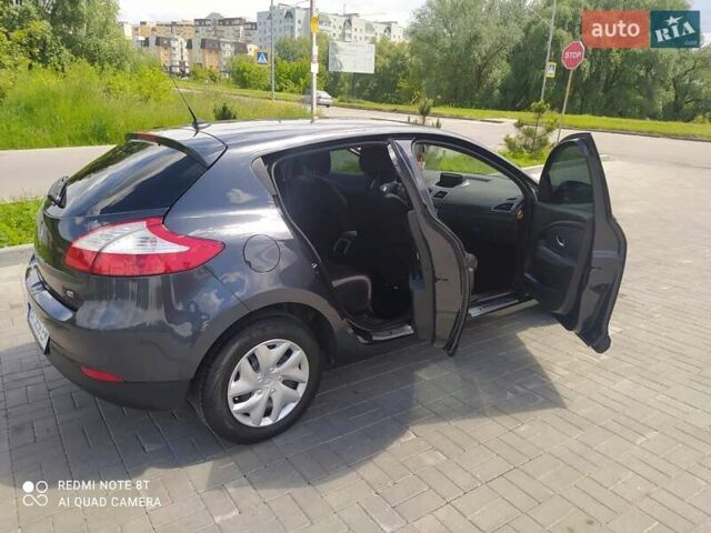 Серый Рено Меган, объемом двигателя 1.5 л и пробегом 226 тыс. км за 8300 $, фото 48 на Automoto.ua
