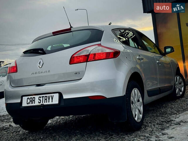 Серый Рено Меган, объемом двигателя 1.5 л и пробегом 249 тыс. км за 6999 $, фото 22 на Automoto.ua
