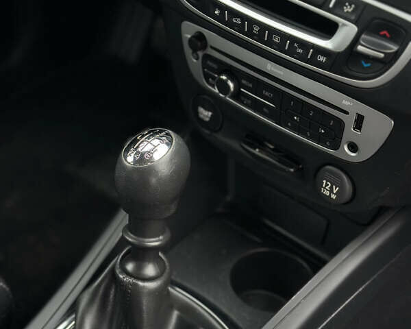 Серый Рено Меган, объемом двигателя 1.5 л и пробегом 193 тыс. км за 8100 $, фото 33 на Automoto.ua