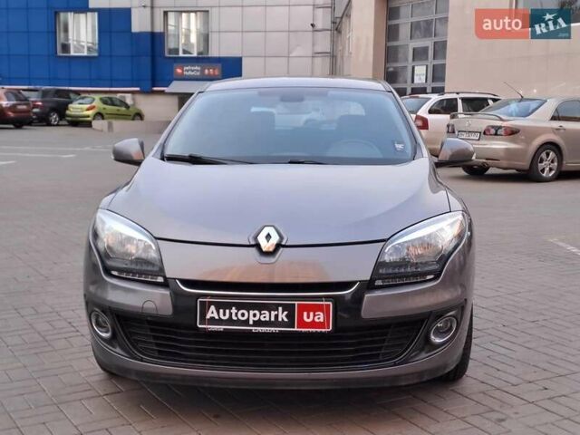 Рено Меган 2013 в Одессе на Automoto.ua Серый Рено Меган, объемом двигателя 1.6 л и пробегом 52 тыс. км за 8990 $, фото 1 на Automoto.ua
