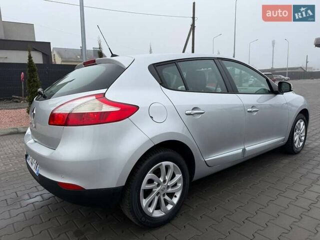 Серый Рено Меган, объемом двигателя 1.5 л и пробегом 237 тыс. км за 7550 $, фото 7 на Automoto.ua