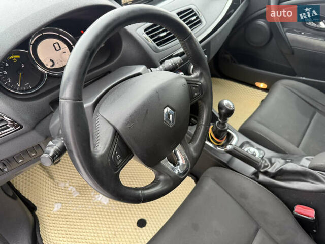 Серый Рено Меган, объемом двигателя 1.5 л и пробегом 200 тыс. км за 4650 $, фото 22 на Automoto.ua
