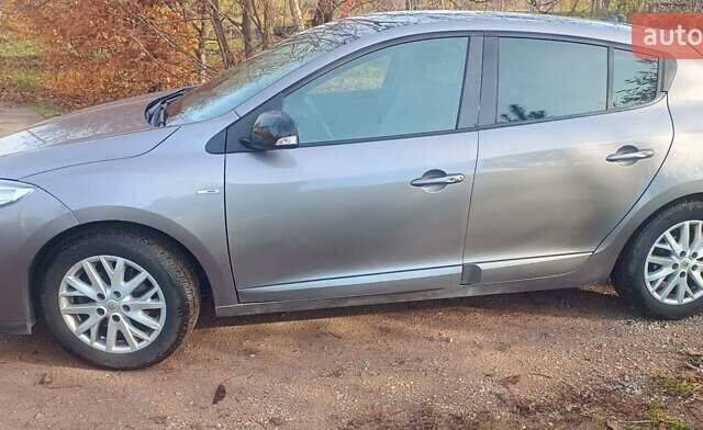 Сірий Рено Меган, об'ємом двигуна 1.5 л та пробігом 259 тис. км за 8500 $, фото 4 на Automoto.ua