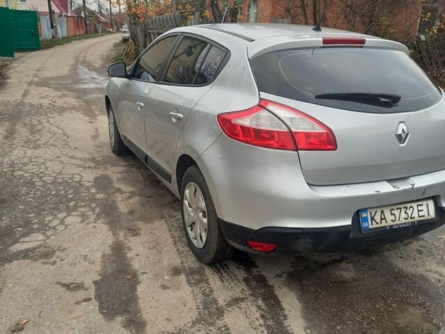 Серый Рено Меган, объемом двигателя 1.6 л и пробегом 275 тыс. км за 5300 $, фото 1 на Automoto.ua
