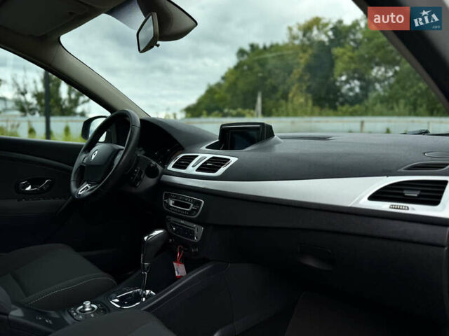 Сірий Рено Меган, об'ємом двигуна 1.5 л та пробігом 198 тис. км за 8599 $, фото 32 на Automoto.ua