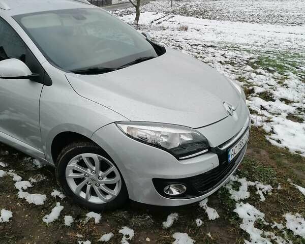 Серый Рено Меган, объемом двигателя 1.5 л и пробегом 220 тыс. км за 9000 $, фото 5 на Automoto.ua