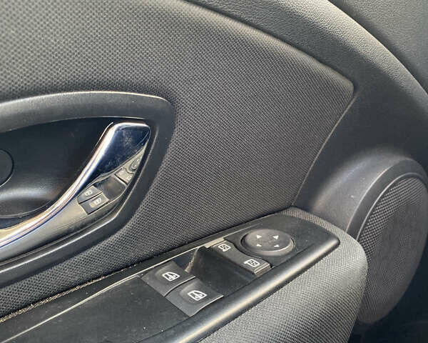 Сірий Рено Меган, об'ємом двигуна 1.2 л та пробігом 165 тис. км за 7200 $, фото 8 на Automoto.ua