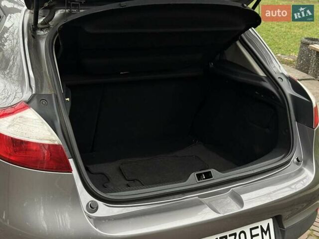 Серый Рено Меган, объемом двигателя 1.2 л и пробегом 92 тыс. км за 6990 $, фото 11 на Automoto.ua