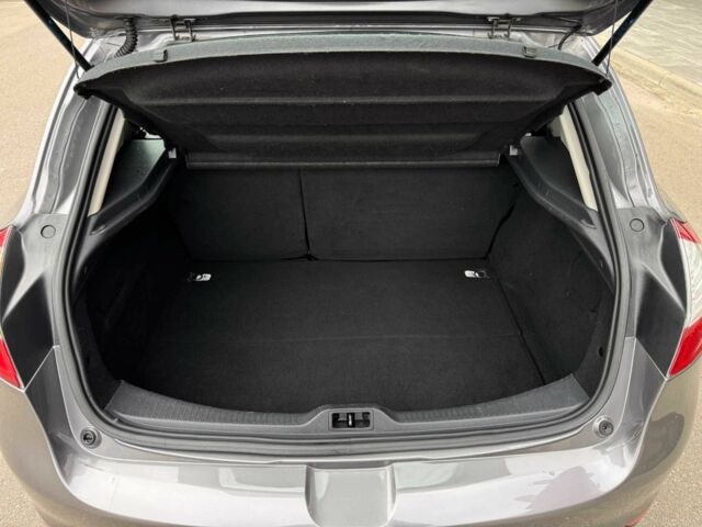 Рено Меган 2014 в Киеве на Automoto.ua Серый Рено Меган, объемом двигателя 1.5 л и пробегом 259 тыс. км за 7450 $, фото 21 на Automoto.ua