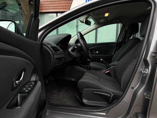 Рено Меган 2014 в Киеве на Automoto.ua Серый Рено Меган, объемом двигателя 1.5 л и пробегом 259 тыс. км за 7450 $, фото 13 на Automoto.ua