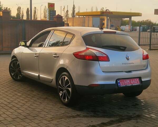 Рено Меган 2014 в Луцке на Automoto.ua Серый Рено Меган, объемом двигателя 1.6 л и пробегом 275 тыс. км за 7800 $, фото 17 на Automoto.ua