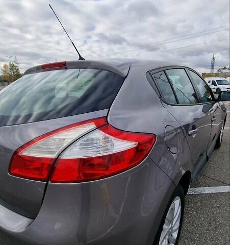 Серый Рено Меган, объемом двигателя 1.6 л и пробегом 264 тыс. км за 7700 $, фото 8 на Automoto.ua