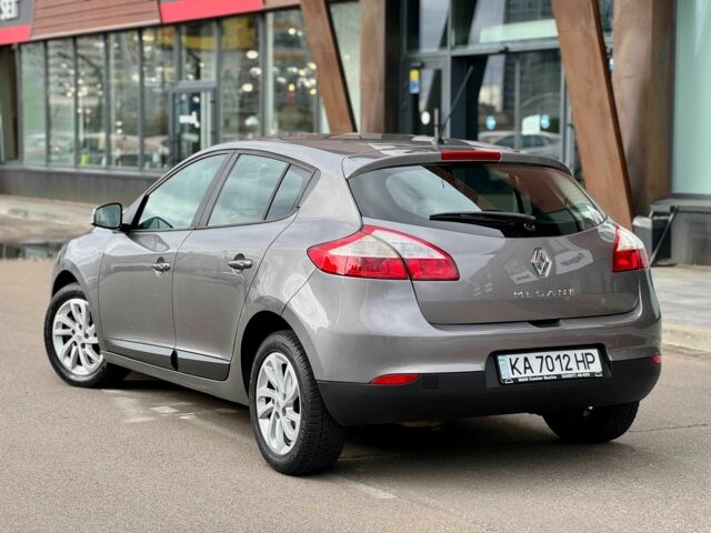 Рено Меган 2014 в Киеве на Automoto.ua Серый Рено Меган, объемом двигателя 1.5 л и пробегом 259 тыс. км за 7450 $, фото 7 на Automoto.ua