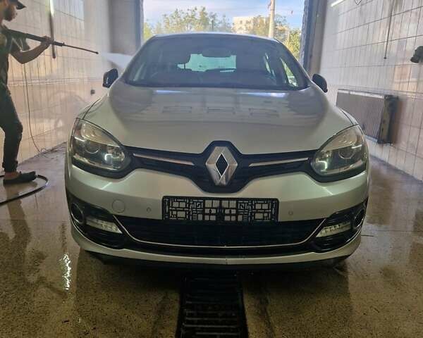 Рено Меган 2014 в Луцке на Automoto.ua Серый Рено Меган, объемом двигателя 1.6 л и пробегом 275 тыс. км за 7800 $, фото 5 на Automoto.ua