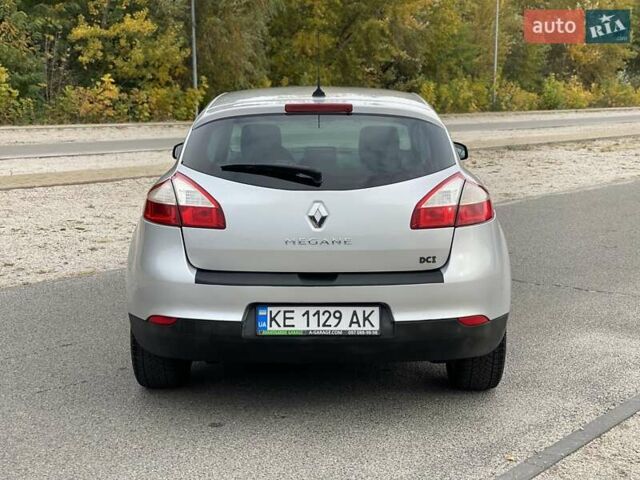 Рено Меган 2014 в Днепре (Днепропетровске) на Automoto.ua Серый Рено Меган, объемом двигателя 1.46 л и пробегом 248 тыс. км за 7500 $, фото 4 на Automoto.ua