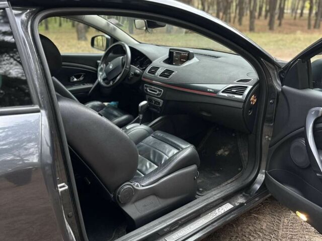 Рено Меган 2014 в Каменское - Днепродзержинск на Automoto.ua Серый Рено Меган, объемом двигателя 1.5 л и пробегом 220 тыс. км за 7500 $, фото 6 на Automoto.ua