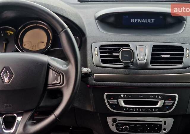 Серый Рено Меган, объемом двигателя 1.6 л и пробегом 264 тыс. км за 7700 $, фото 32 на Automoto.ua