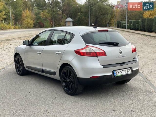 Рено Меган 2014 в Днепре (Днепропетровске) на Automoto.ua Серый Рено Меган, объемом двигателя 1.46 л и пробегом 248 тыс. км за 7500 $, фото 5 на Automoto.ua