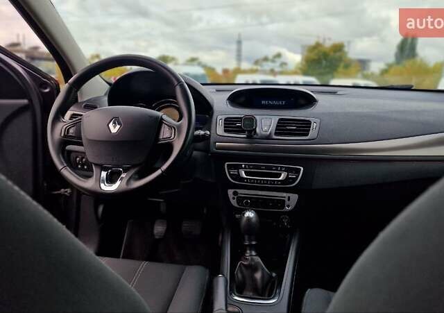 Серый Рено Меган, объемом двигателя 1.6 л и пробегом 264 тыс. км за 7700 $, фото 40 на Automoto.ua