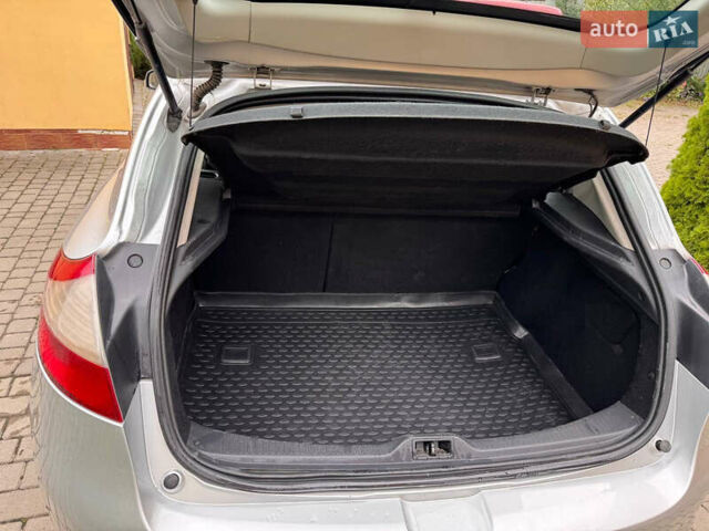 Серый Рено Меган, объемом двигателя 1.5 л и пробегом 246 тыс. км за 8500 $, фото 5 на Automoto.ua