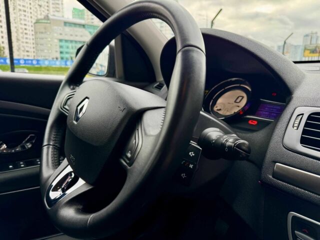 Рено Меган 2014 в Киеве на Automoto.ua Серый Рено Меган, объемом двигателя 1.5 л и пробегом 259 тыс. км за 7450 $, фото 17 на Automoto.ua