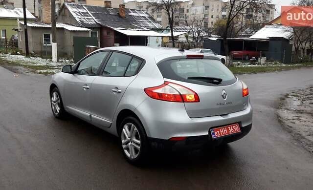 Серый Рено Меган, объемом двигателя 1.5 л и пробегом 217 тыс. км за 7555 $, фото 7 на Automoto.ua