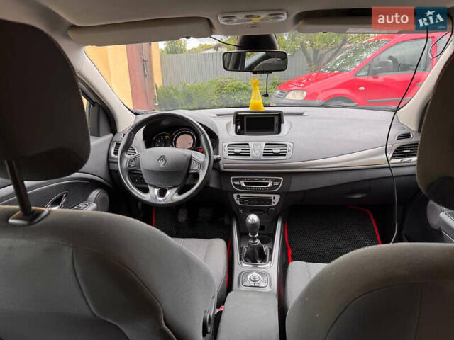 Серый Рено Меган, объемом двигателя 1.5 л и пробегом 246 тыс. км за 8500 $, фото 8 на Automoto.ua