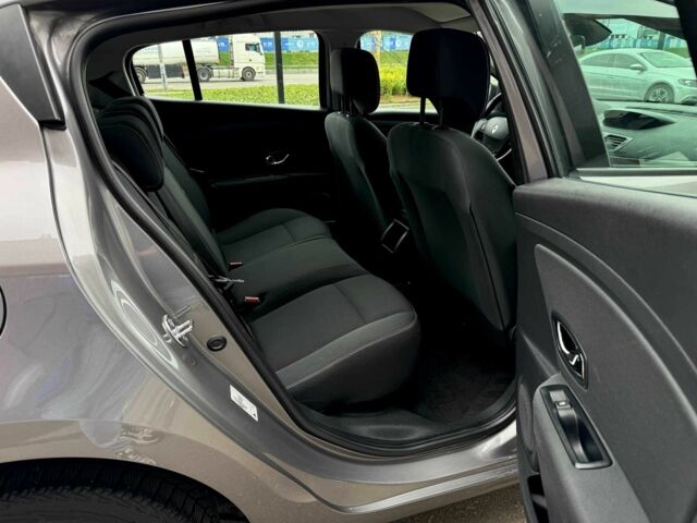 Рено Меган 2014 в Киеве на Automoto.ua Серый Рено Меган, объемом двигателя 1.5 л и пробегом 259 тыс. км за 7450 $, фото 18 на Automoto.ua