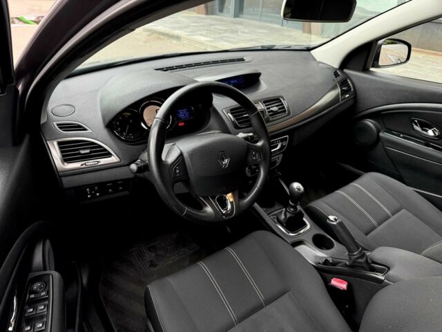 Рено Меган 2014 в Киеве на Automoto.ua Серый Рено Меган, объемом двигателя 1.5 л и пробегом 259 тыс. км за 7450 $, фото 11 на Automoto.ua