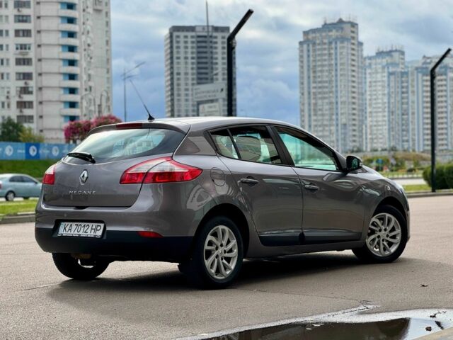 Рено Меган 2014 в Киеве на Automoto.ua Серый Рено Меган, объемом двигателя 1.5 л и пробегом 259 тыс. км за 7450 $, фото 3 на Automoto.ua