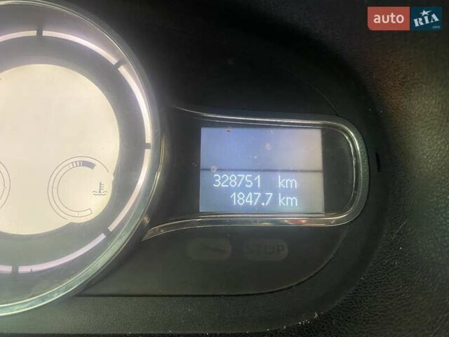 Серый Рено Меган, объемом двигателя 1.46 л и пробегом 320 тыс. км за 7299 $, фото 4 на Automoto.ua