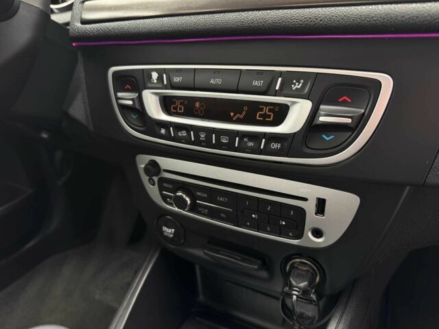 Рено Меган 2014 в Киеве на Automoto.ua Серый Рено Меган, объемом двигателя 1.5 л и пробегом 259 тыс. км за 7450 $, фото 15 на Automoto.ua