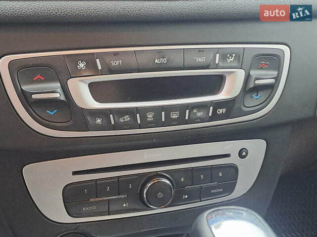 Сірий Рено Меган, об'ємом двигуна 1.5 л та пробігом 250 тис. км за 8190 $, фото 12 на Automoto.ua