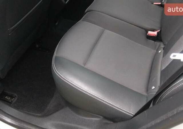 Рено Меган 2015 у Чернігові на Automoto.ua Сірий Рено Меган, об'ємом двигуна 1.46 л та пробігом 270 тис. км за 8800 $, фото 14 на Automoto.ua