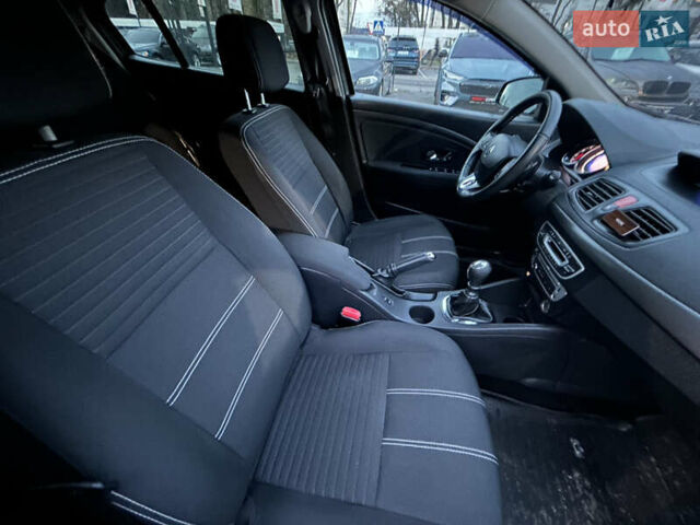 Серый Рено Меган, объемом двигателя 1.5 л и пробегом 110 тыс. км за 9999 $, фото 20 на Automoto.ua