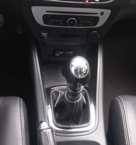 Рено Меган 2015 у Чернігові на Automoto.ua Сірий Рено Меган, об'ємом двигуна 1.46 л та пробігом 270 тис. км за 8800 $, фото 19 на Automoto.ua