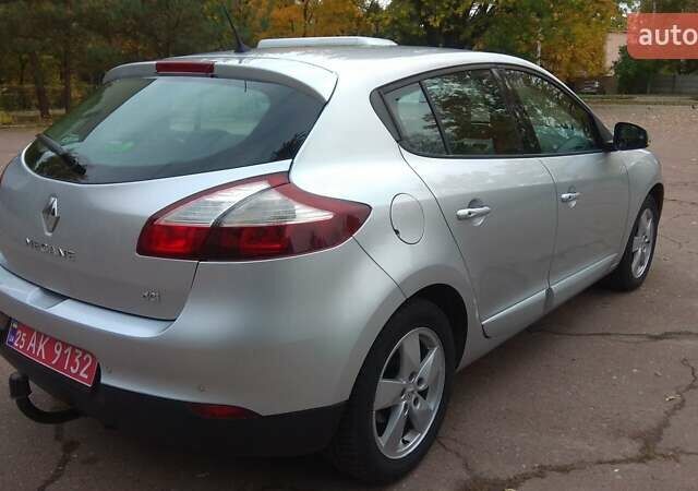 Рено Меган 2015 у Чернігові на Automoto.ua Сірий Рено Меган, об'ємом двигуна 1.46 л та пробігом 270 тис. км за 8800 $, фото 5 на Automoto.ua