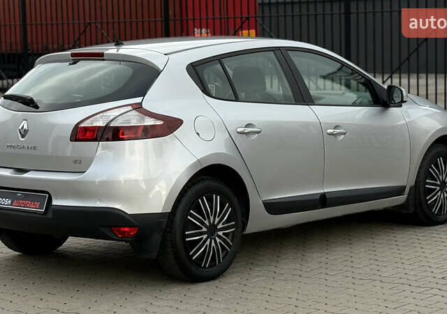 Рено Меган 2015 у Києві на Automoto.ua Сірий Рено Меган, об'ємом двигуна 1.46 л та пробігом 207 тис. км за 7900 $, фото 12 на Automoto.ua