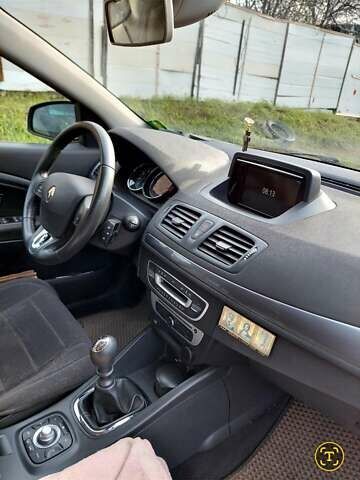 Серый Рено Меган, объемом двигателя 1.5 л и пробегом 126 тыс. км за 8700 $, фото 12 на Automoto.ua