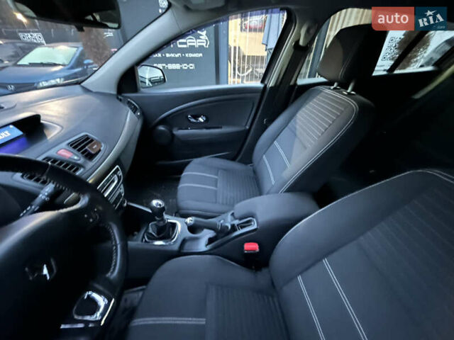 Серый Рено Меган, объемом двигателя 1.5 л и пробегом 110 тыс. км за 9999 $, фото 12 на Automoto.ua