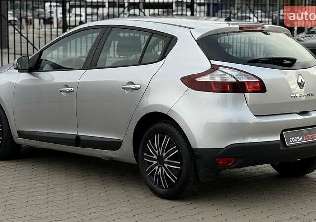 Рено Меган 2015 у Києві на Automoto.ua Сірий Рено Меган, об'ємом двигуна 1.46 л та пробігом 207 тис. км за 7900 $, фото 10 на Automoto.ua