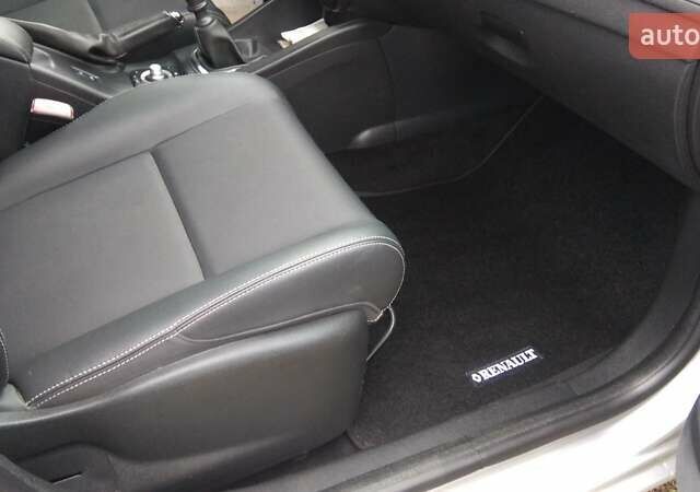 Рено Меган 2015 у Чернігові на Automoto.ua Сірий Рено Меган, об'ємом двигуна 1.46 л та пробігом 270 тис. км за 8800 $, фото 12 на Automoto.ua