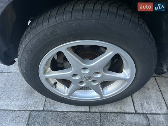 Серый Рено Меган, объемом двигателя 1.5 л и пробегом 110 тыс. км за 9999 $, фото 18 на Automoto.ua