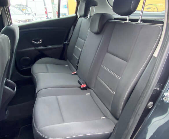 Серый Рено Меган, объемом двигателя 1.5 л и пробегом 205 тыс. км за 7999 $, фото 21 на Automoto.ua