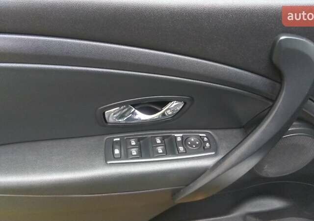 Рено Меган 2015 у Чернігові на Automoto.ua Сірий Рено Меган, об'ємом двигуна 1.46 л та пробігом 270 тис. км за 8800 $, фото 11 на Automoto.ua