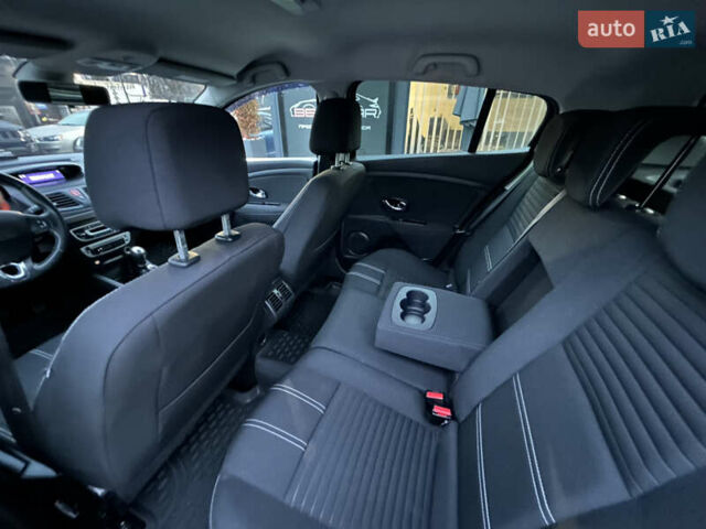 Серый Рено Меган, объемом двигателя 1.5 л и пробегом 110 тыс. км за 9999 $, фото 15 на Automoto.ua