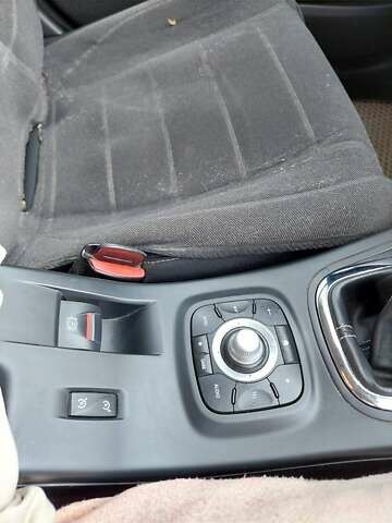 Серый Рено Меган, объемом двигателя 1.5 л и пробегом 126 тыс. км за 8700 $, фото 4 на Automoto.ua