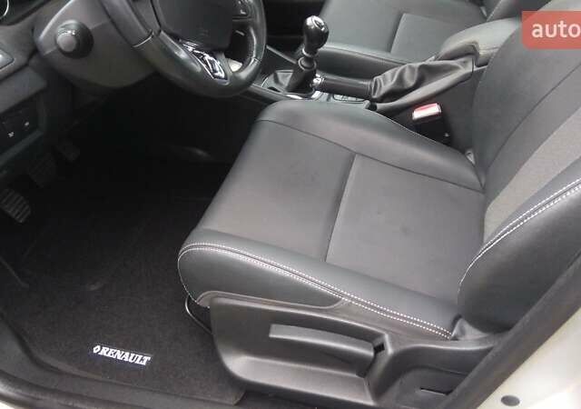 Рено Меган 2015 у Чернігові на Automoto.ua Сірий Рено Меган, об'ємом двигуна 1.46 л та пробігом 270 тис. км за 8800 $, фото 10 на Automoto.ua